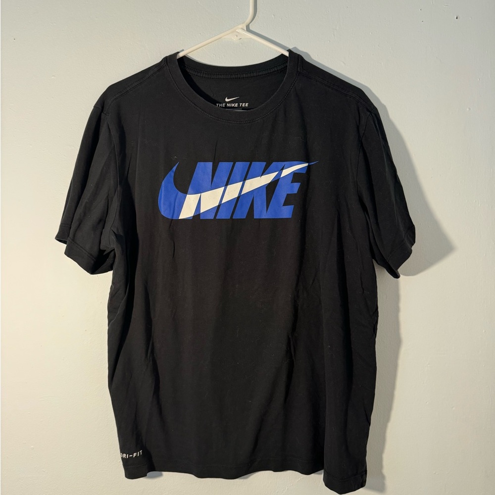 Nike t-shirt